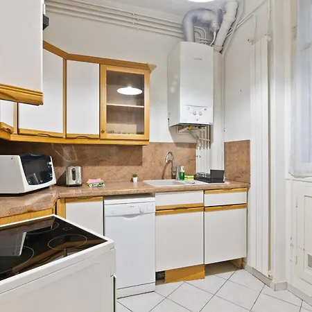 Superb Quartier Pantheon 4 Free Netflix