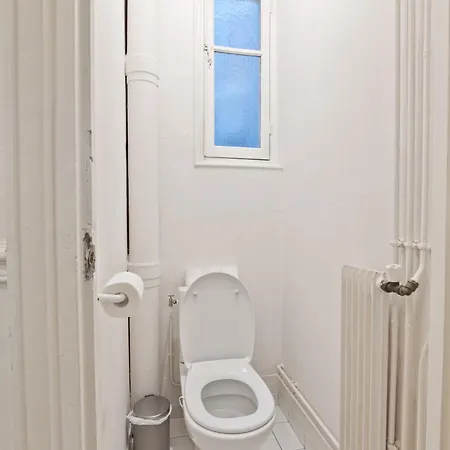 Superb Quartier Pantheon 4 Free Netflix